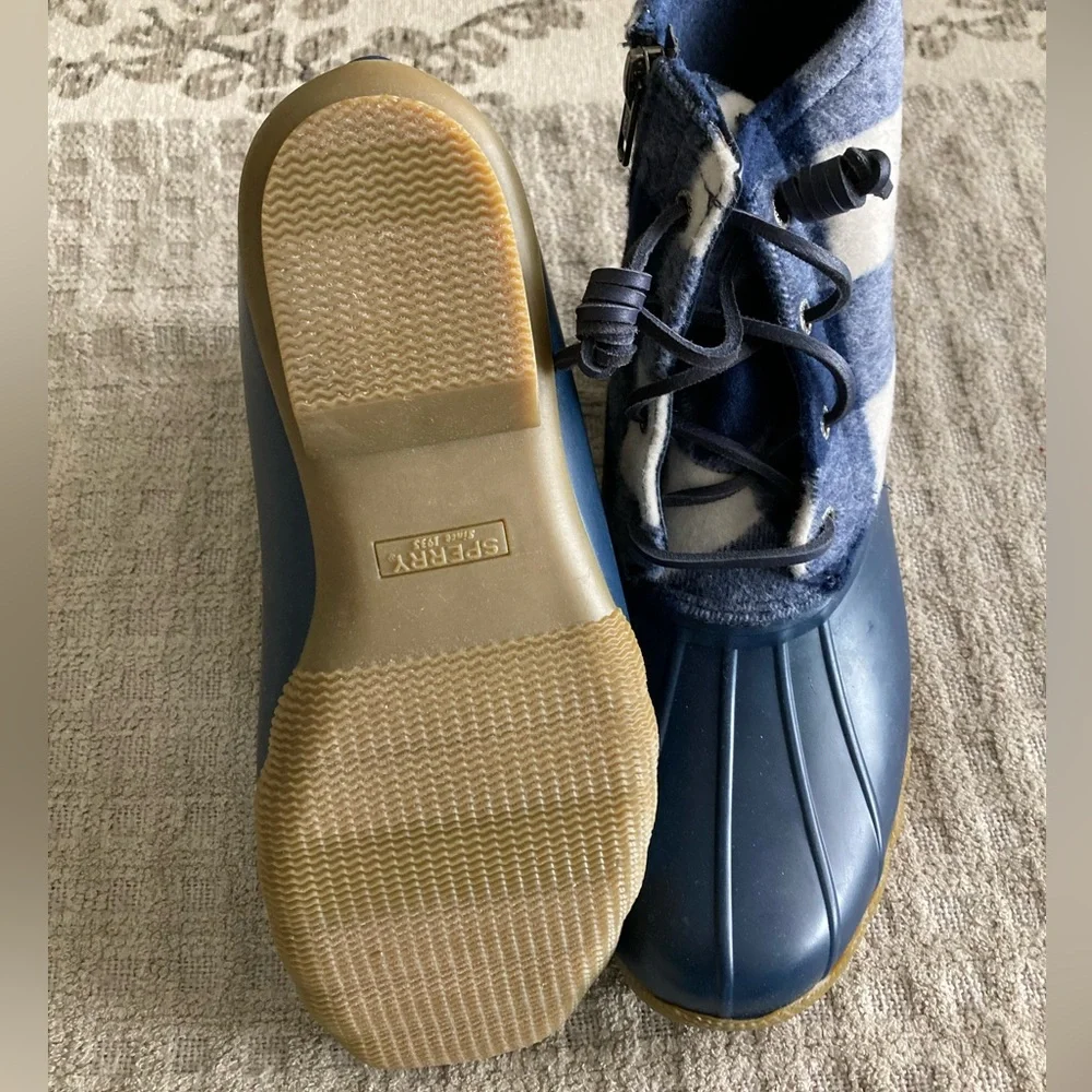 Women’s Sperry Saltwater Boots Blue Check Navy Size 8.5 NWOT - Picture 3 of 9